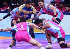 PKL: Jaipur Panthers keep playoff hopes alive