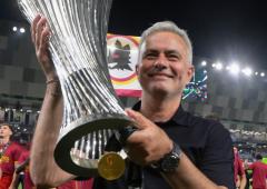 AS Roma sack Mourinho after poor run of results