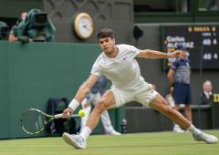 Wimbledon PIX: Alcaraz stretched; Sinner scintillates