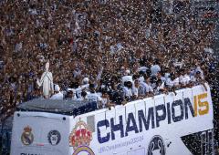 Fans chant 'Toni, stay' as Real parade UCL trophy