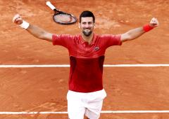 PIX: Djokovic survives scare; De Minaur stuns Medvedev