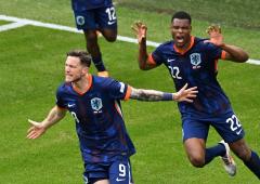 Euro 2024: Late drama as Weghorst secures Dutch win