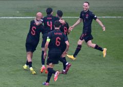 PIX: Albania strike late to hold Croatia in thriller