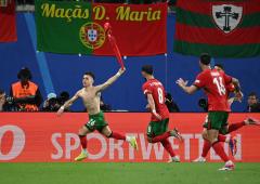Euro PIX: Late goal gives Portugal win over Czechs