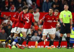 PIX: Man United secure late win; Chelsea beat Brighton