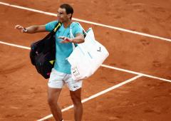 Historic upset! Zverev dethrones Nadal at French Open