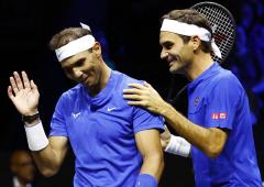 Federer's emotional tribute to retiring Nadal