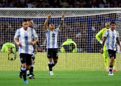 WC qualifiers: Argentina down Peru; Brazil held