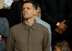 Szczesny comes out of retirement for Barca return