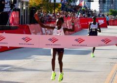 Women's marathon world record shattered in Chicago