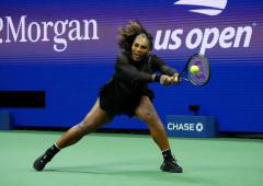 Serena undergoes surgery for 'grapefruit-sized' cyst