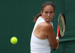 Kasatkina wins Ningbo Open following dramatic comeback