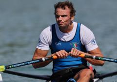 Mobile phone costs Italian rower bronze medal