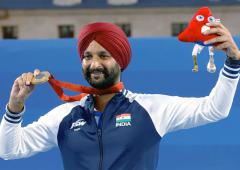 Harvinder, Preeti flag-bearers for Paralympics closing