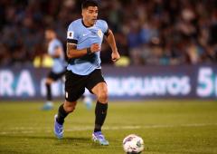 Soccer PIX: Suarez farewell; Italy stun France