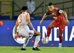 ISL: Kerala, NorthEast split points in tough contest