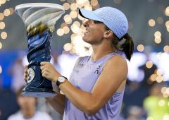 Swiatek downs Paolini to win first Cincinnati Open