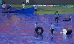Rain in Hyderabad spices up IPL race
