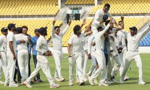 PIX: Vidarbha's Rs 3 crore reward! Wakhare's farewell