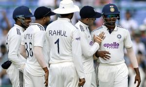 PIX: WI lose early wkt after India's massive declaration 