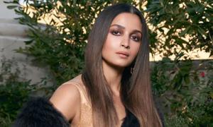 Alia, Deepika, Khushi Embrace The Chill With....