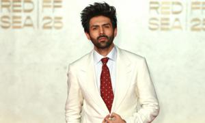 Guess Who Kartik Met In Jeddah?