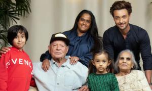 Arpita to Salim Khan: 'Happiest 90th Birthday Daddy'