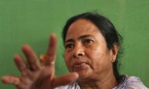 Left workers heckle WB minister in Delhi; Mamata fumes