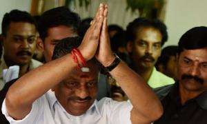 As political crisis festers, Tamil Nadu awaits a tall leader
