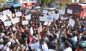 200 in custody for protesting against Jallikattu ban