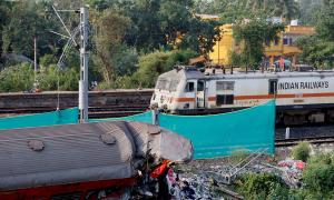 Govt ignored warning on signal fault: Cong's Digvijaya