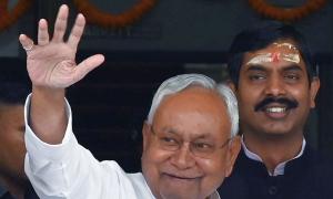 You're a woman, you don't know anything: Nitish to MLA