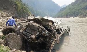 10 killed as tempo traveller plunges into Alaknanda