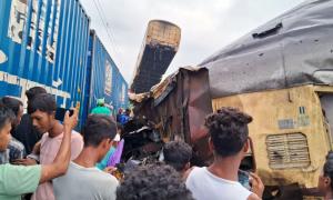 Utter mismanagement: Kharge, Rahul on WB train crash