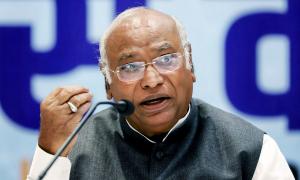 Will give 10 kg free ration to poor, promises Kharge
