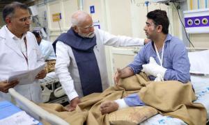 PHOTOS: Modi meets Red Fort blast survivors