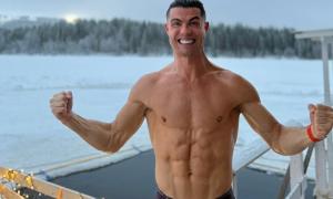 Shirtless In Snow! Ronaldo's Wild X-mas