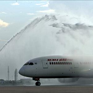 Will the NEW Boeing 787 Dreamliner save Air India?