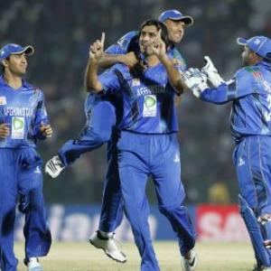 Stanikzai, Shenwari power Afghanistan to a competitive total