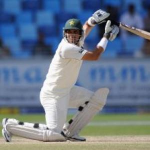 Misbah misses ton as Pakistan tail frustrates Sri Lanka