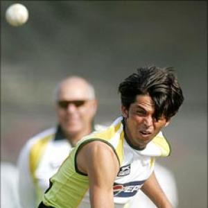Pakistan recall Asif for Champions Trophy