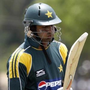 Malik in trouble for batting order complaint