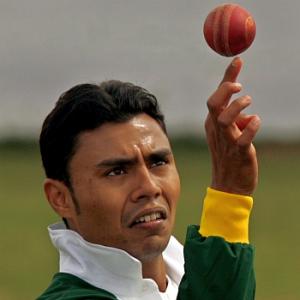 Kaneria cleared by ECB to play for Essex
