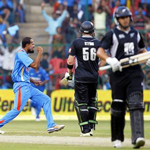 Pathan's blitzkrieg ensures India an emphatic win