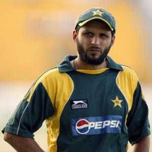 Trio should stay away from dressing room: Afridi