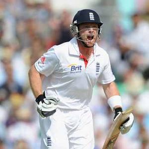 Bell hits double ton as England pile on runs