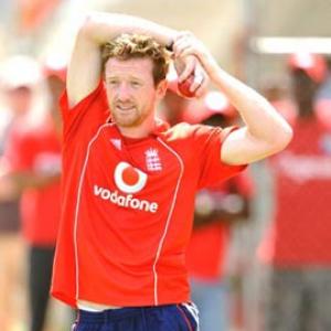 England's Collingwood announces Test retirement