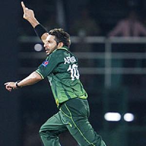 Afridi rescues Pak from the brink against Canada