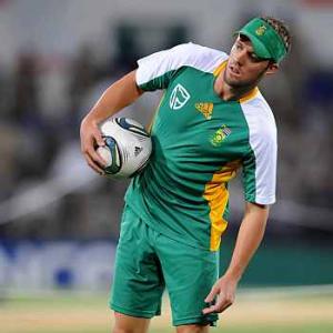 AB de Villiers doubtful for Ireland clash