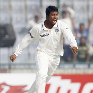 Kotla Test: Ojha helps India retain advantage